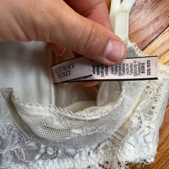 White Lace Victoria's Secret Balconette Bra 32B - Picture 2 of 2